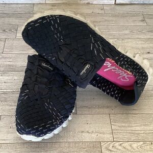 Skechers Memory Foam Slip Ons Navy Blue (women’s size 7)